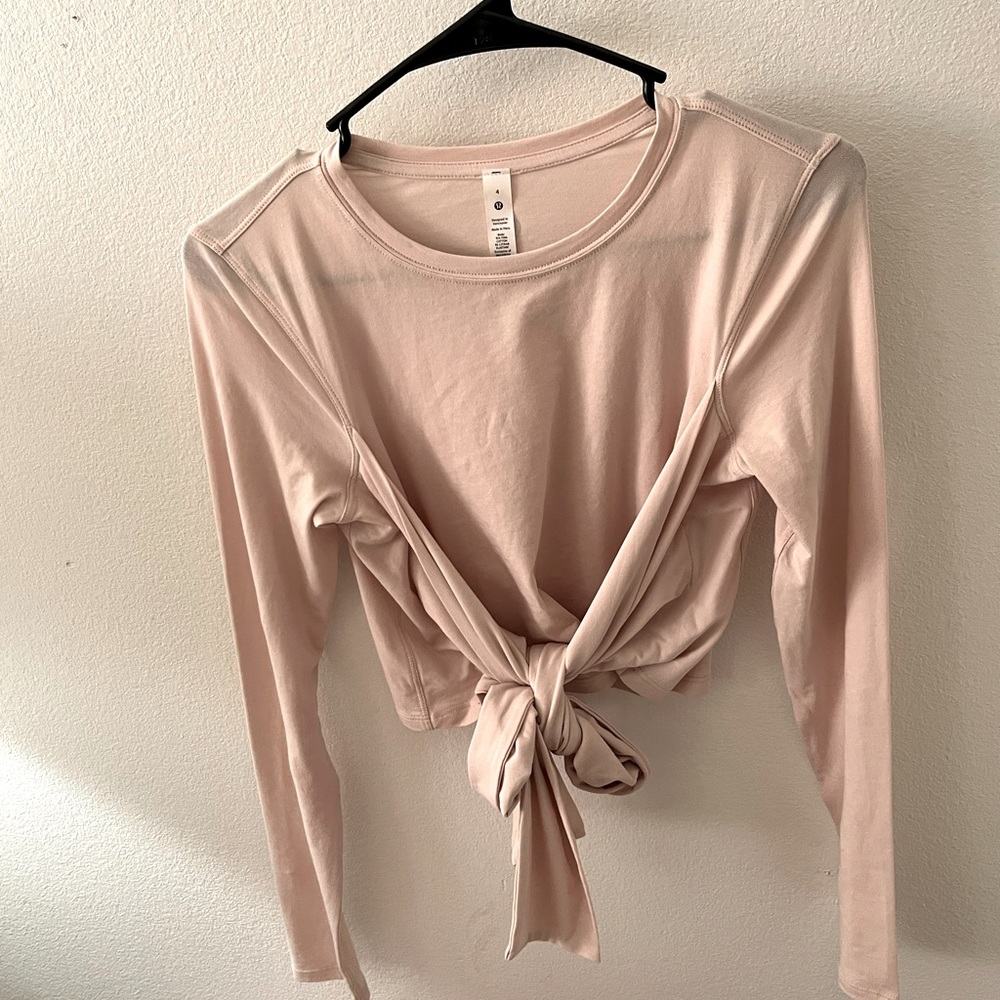 never worn Lululemon top!